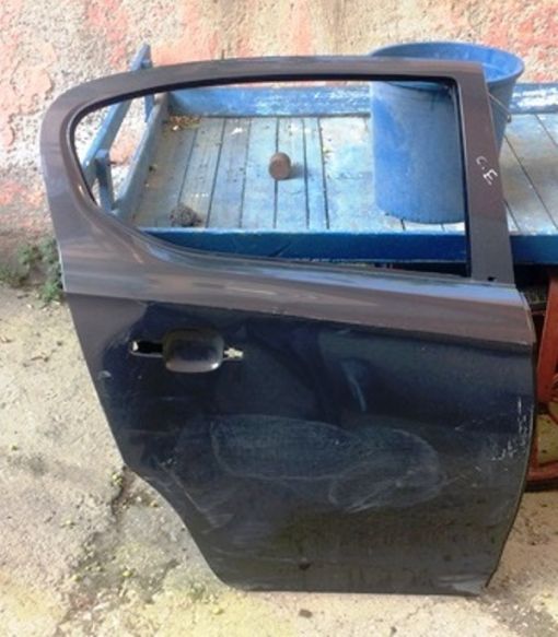  CORSA E SAĞ ARK KAPI