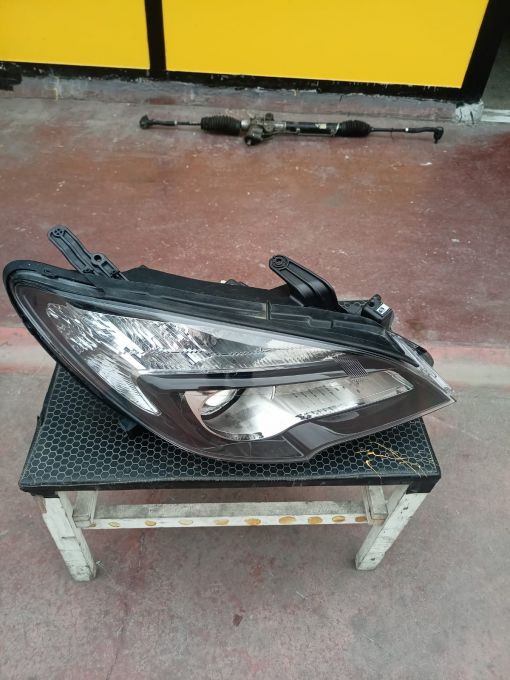  Mokka Xenon Far Sağ