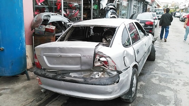 VECTRA B BAGAJ KAPISI